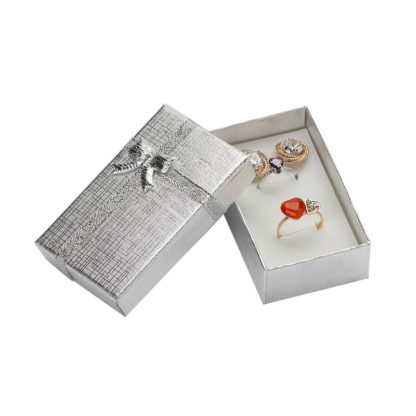 Dárková krabička s mašličkou na šperky 8×5 cm stříbrná