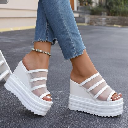 Fashion  dámské módní boty na klínku s platformou a průhlednými elegantními proužky bílé
