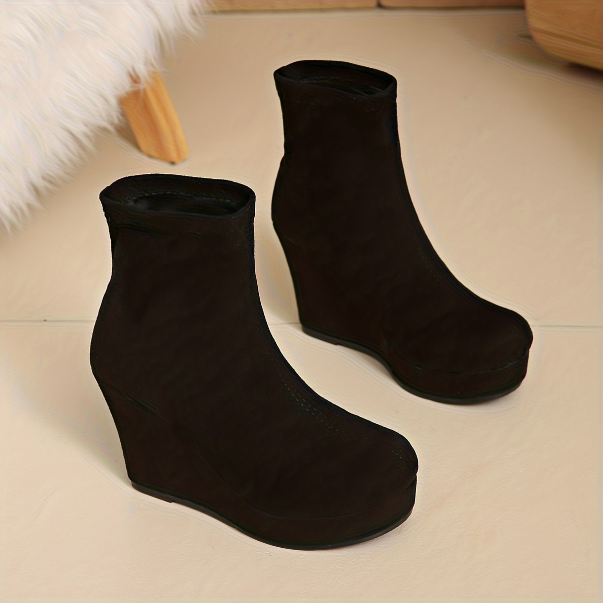 Dámské kotníkové boty na klínku černé, elegantní, nazouvací