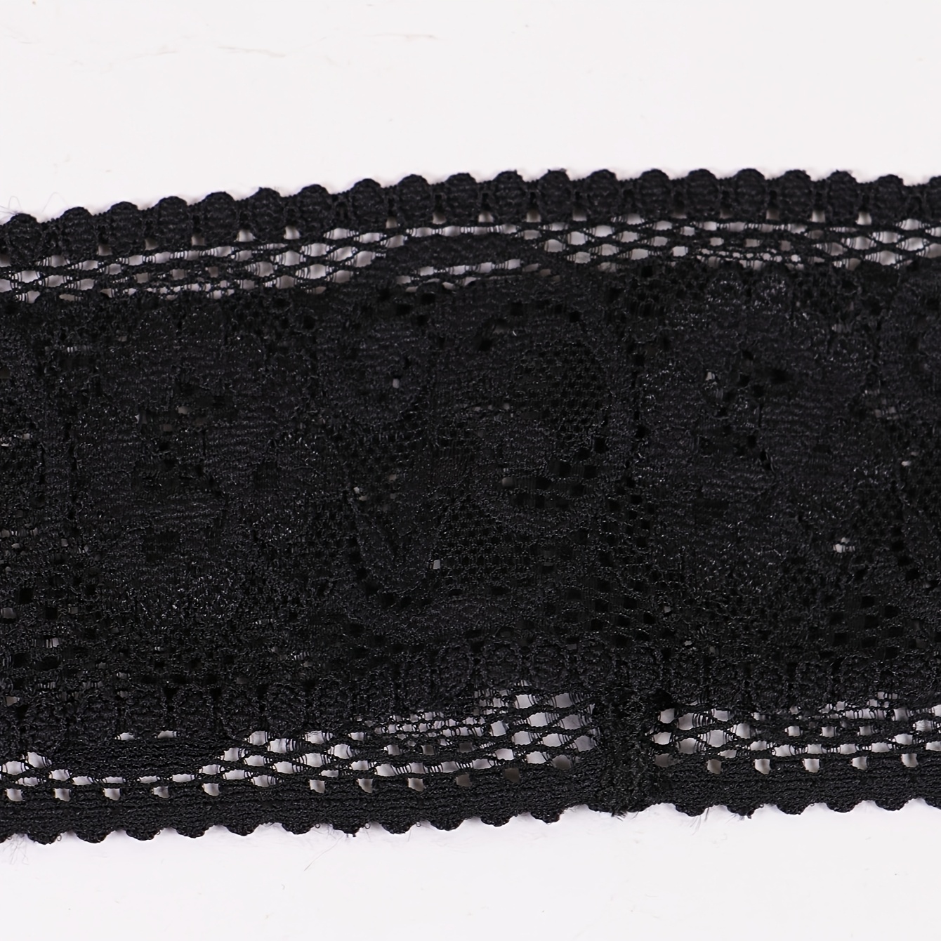 Dámský černý krajkový podvazek na stehno elastický 46 cm